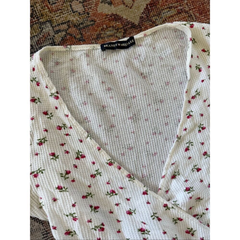 Brandy Melville Rae Floral Thermal Wrap Short Sleeve Top - Picture 3 of 5